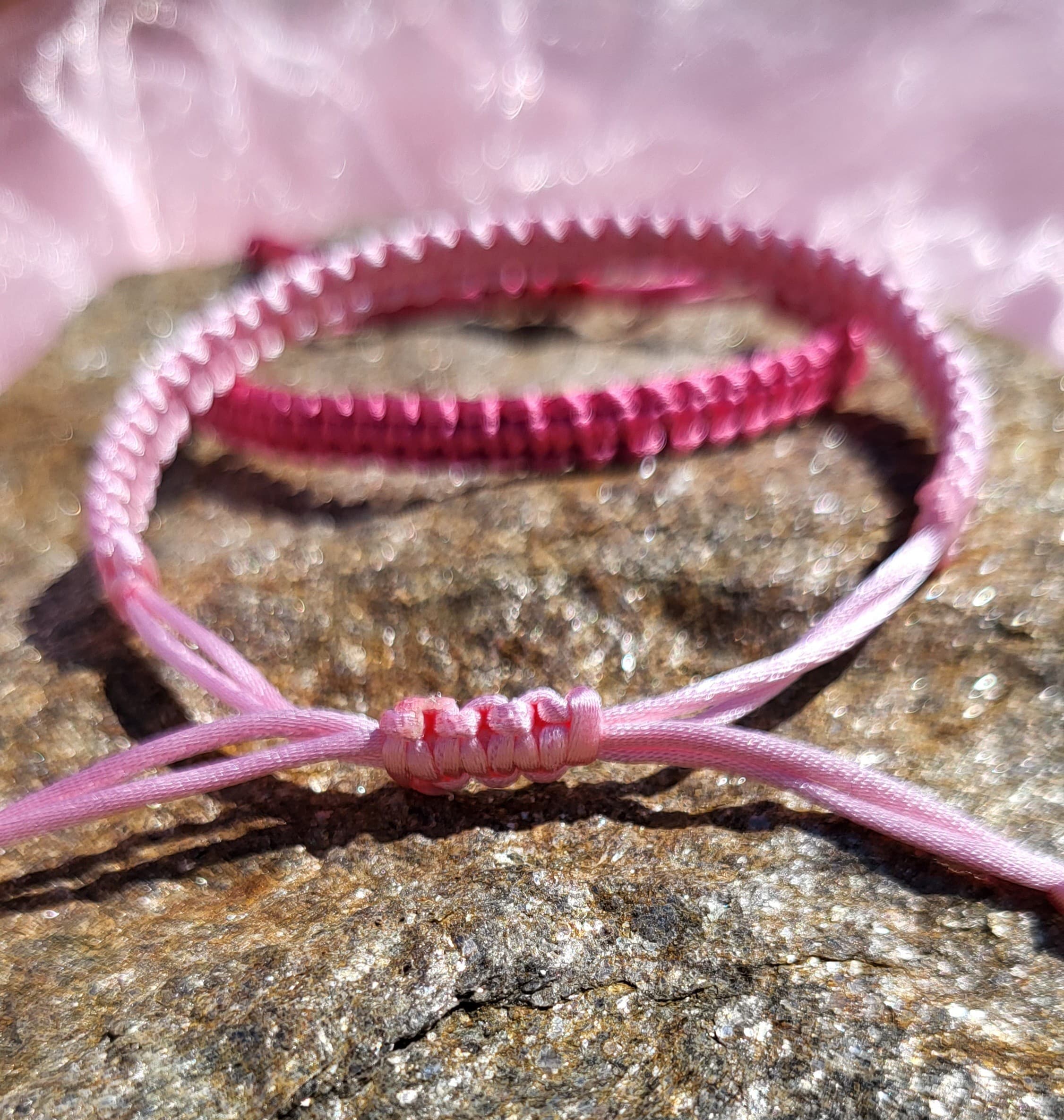 Éclat de Roses Duo de Bracelets Macramé Rose et Rose Foncé