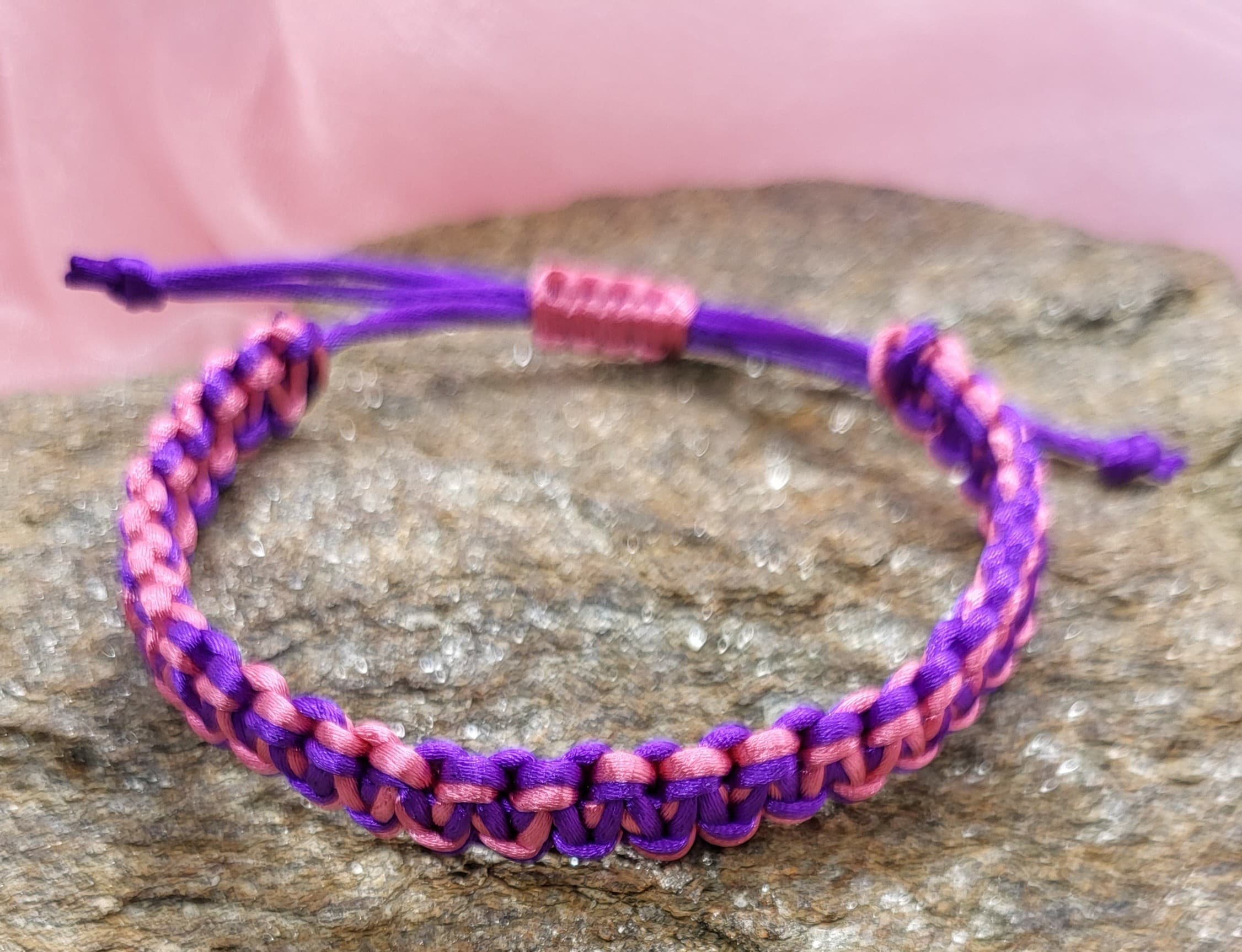 Douce Harmonie Bracelet Macramé Rose et Violet